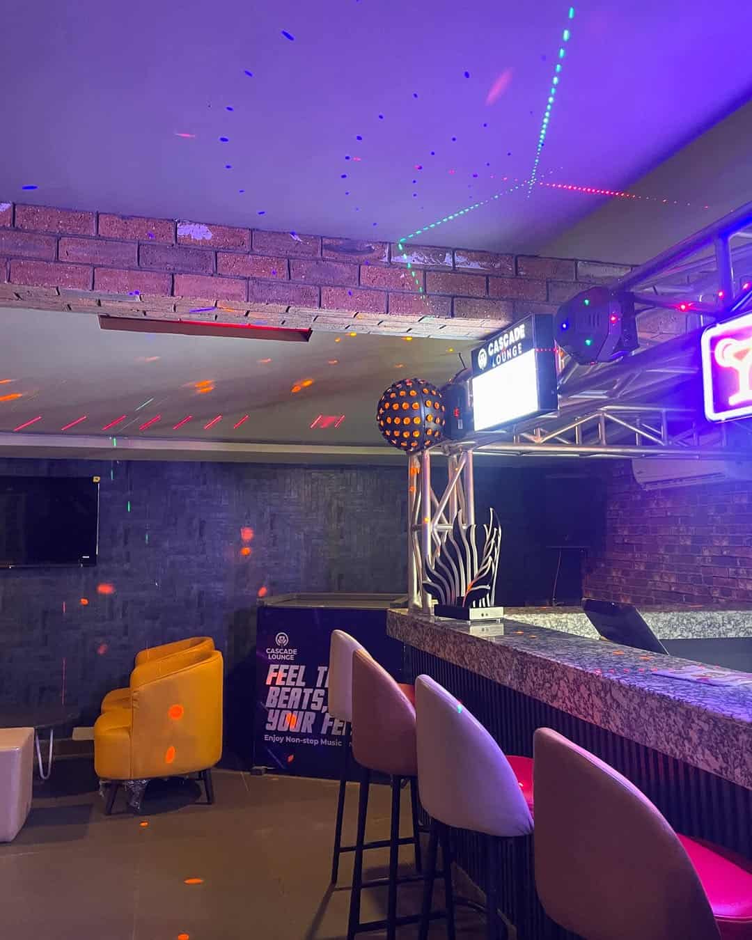 Ace mall bar
