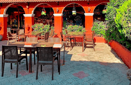 Outdoor-Dining-at-Pasha