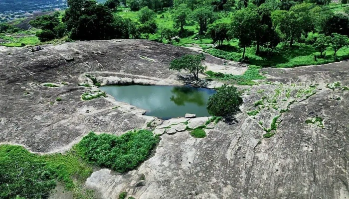 1024px-Iyake_Suspended_lake_-_Ado_Awaye,_Iseyin,_Oyo_State,_Nigeria._06