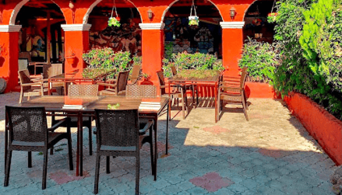 Outdoor-Dining-at-Pasha