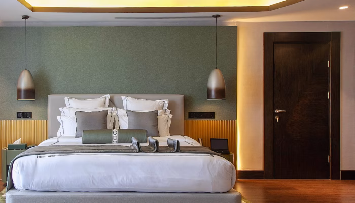 The Delborough Hotel executive bed