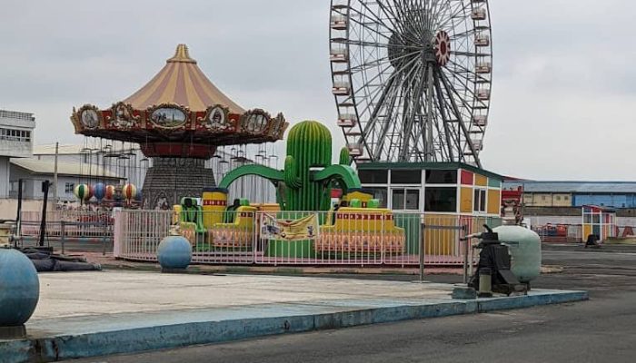 ferris wheel at hi planet