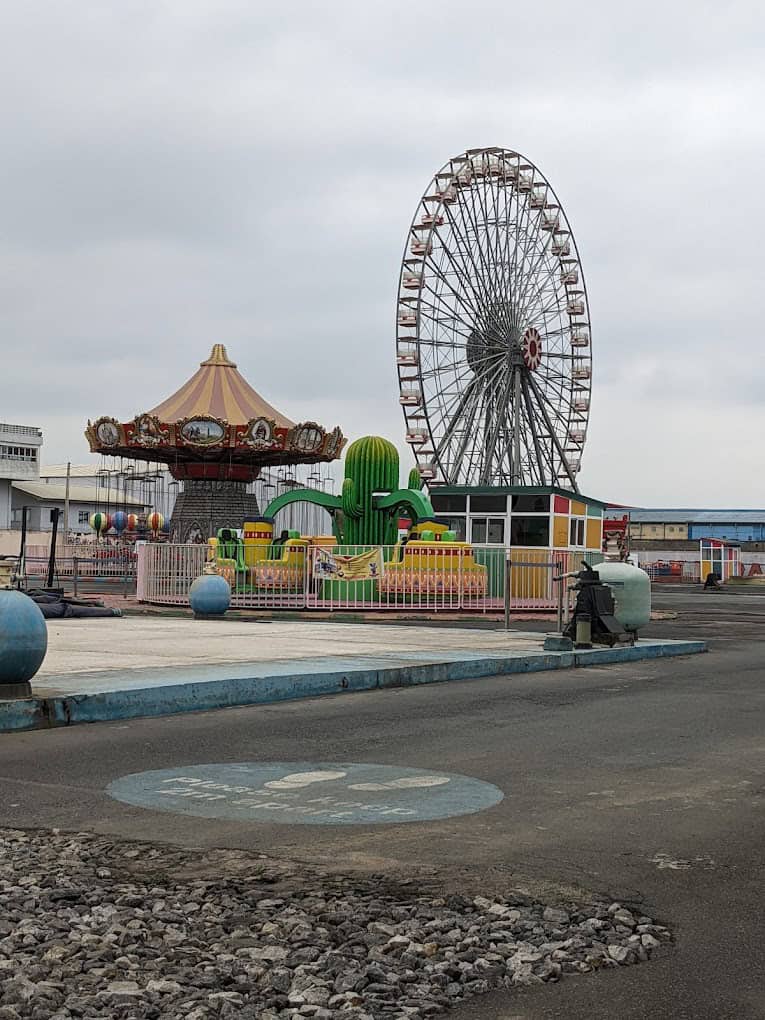 ferris wheel at hi planet